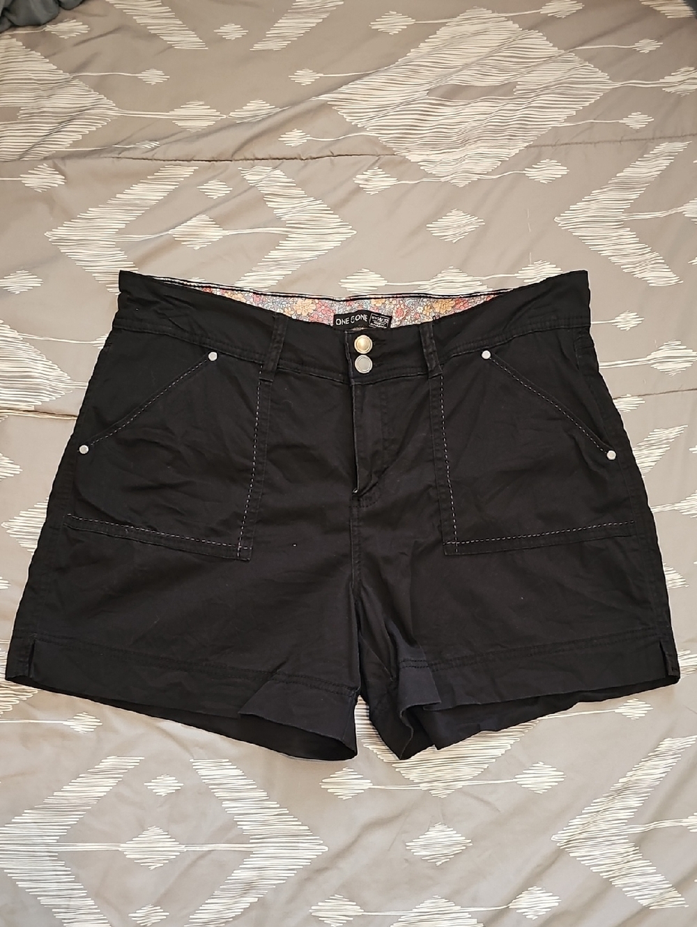 one 5 one Black Women's Casual Shorts with Front Pockets
